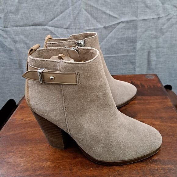 Coach Hewes Tan Suede Ankle Boots Heels Sz 6B - Picture 4 of 13